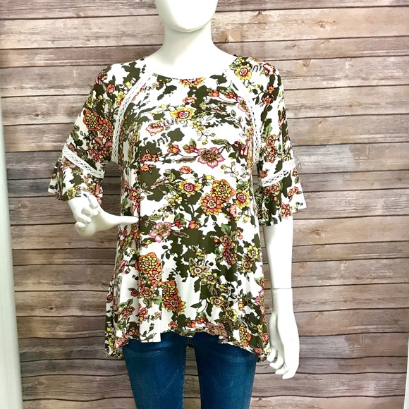 LAST ONE πFloral Bell Sleeve topπ - Picture 5 of 6